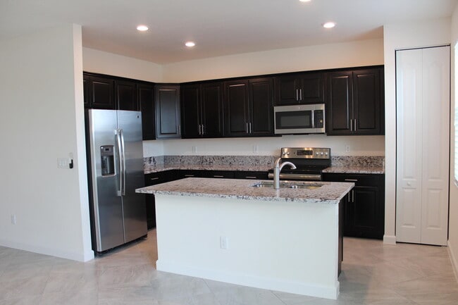 Building Photo - 12951 Anthorne Ln