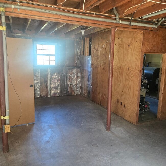 Building Photo - 432 Joseph St Ext