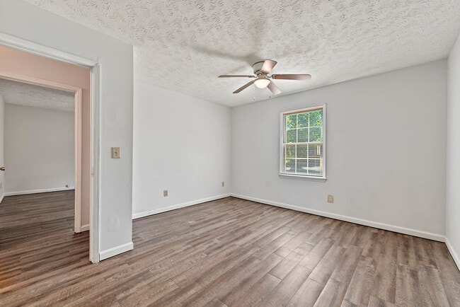 Building Photo - 2501 Riverchase Crossing NE