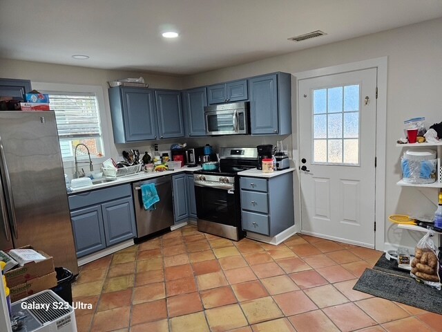 Building Photo - 225 Douglas Ave