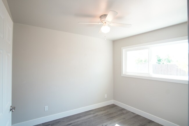 Building Photo - 1650 Archer Dr