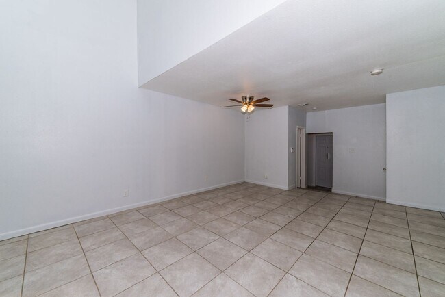 Building Photo - RENOVATED 2-BEDROOM TOWNHOME IN AHISD