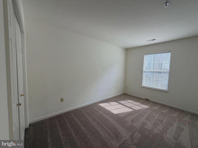 Building Photo - 8906 Mallard Ct
