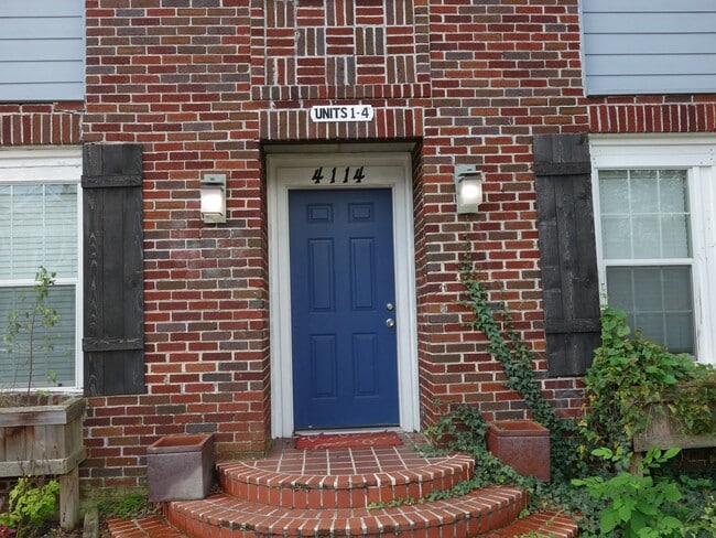 Building Photo - 4114 Lamar St
