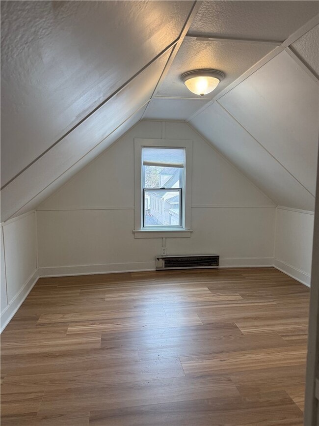 Building Photo - 355 Caroline St