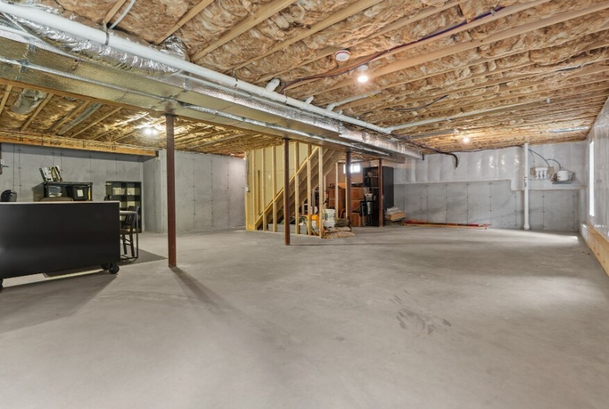 Building Photo - 11 St Paul Ln