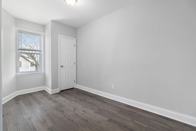 Building Photo - 1150 17th St NE