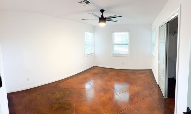 Building Photo - 2302 Brooklawn Dr