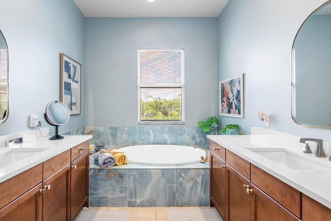 Building Photo - 1875 Highland Grove Dr