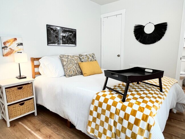 Building Photo - Rocky Court