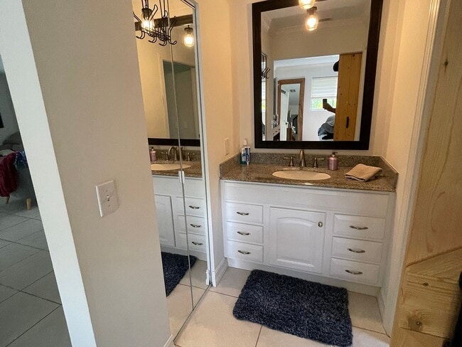 Building Photo - 1337 Center Ln