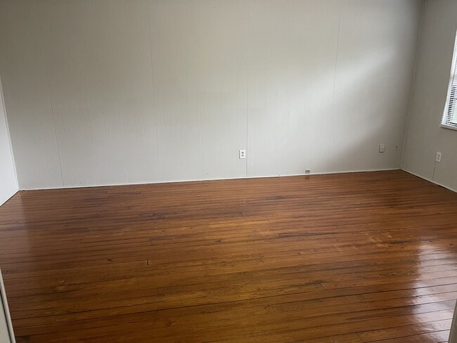 Building Photo - 5457 101st St