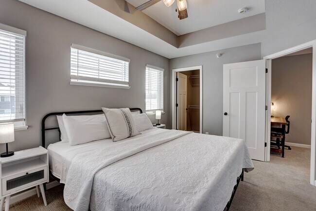 Building Photo - New-Willow Cascades Townhomes!
