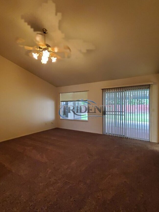 Building Photo - Beautiful Yuba City home on a large lot