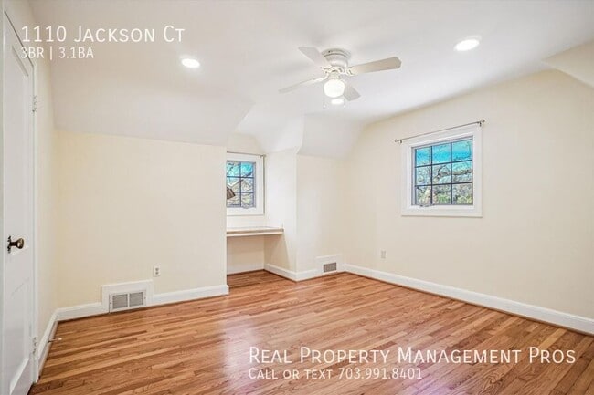 Building Photo - 1110 Jackson Ct