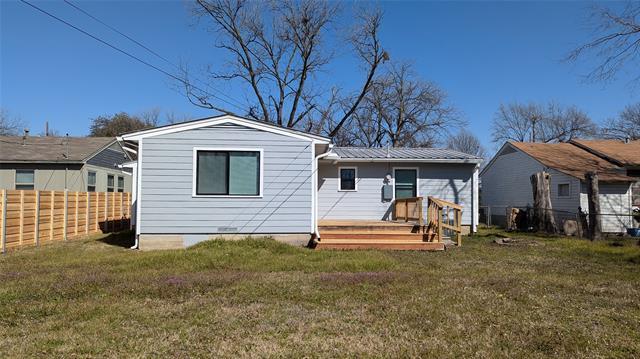 Building Photo - 2826 Encino Dr