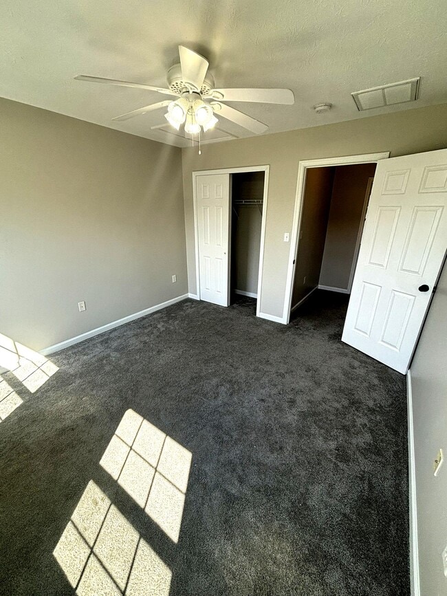 Building Photo - 11 Cobra Ct