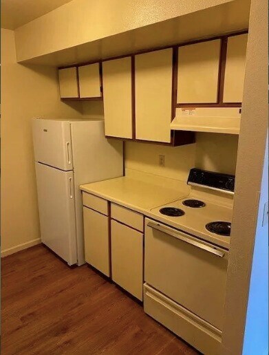 Building Photo - 310 W Childers St