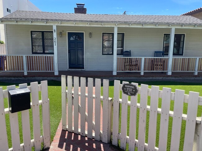 Building Photo - 261 Evergreen Ave