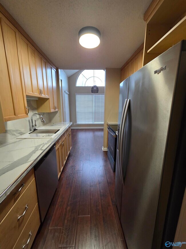 Building Photo - 1127 Stones Throw Dr NW