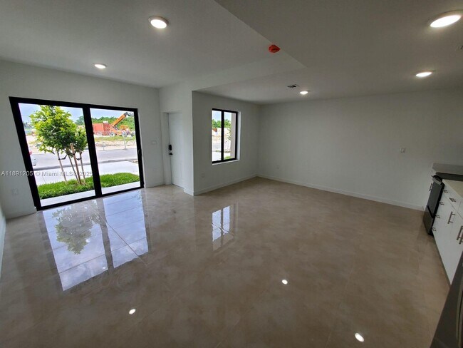 Building Photo - 14573 SW 261st Terrace