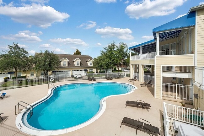 Building Photo - Clermont Yacht Club