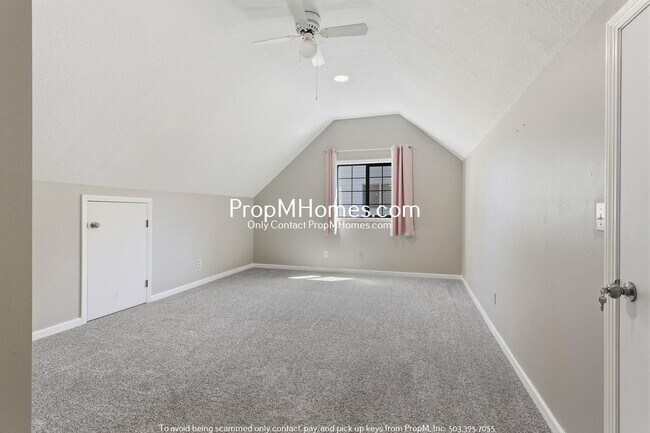 Building Photo - Updated Three Bedroom Home in Tigard!