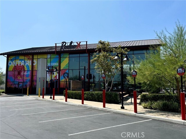 Building Photo - 3310 E Yountville Dr