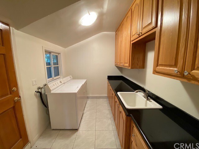 Building Photo - 4629 Forman Ave