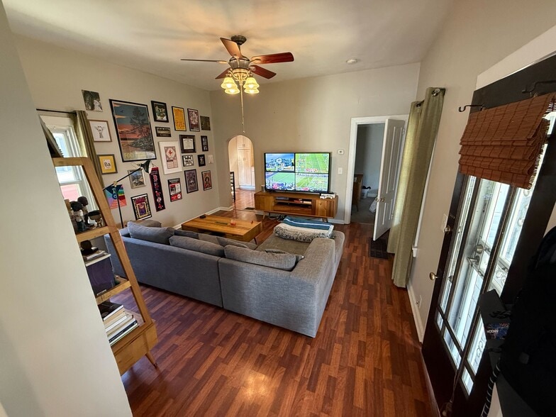 Building Photo - 930 Lexington Ave