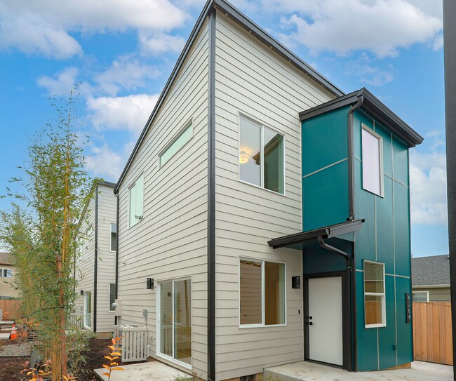 Building Photo - 4266 NE Going St