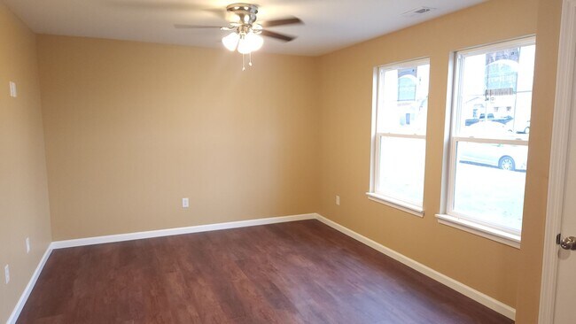 Building Photo - Fresh start calling, 3 Bedroom Rental Available!