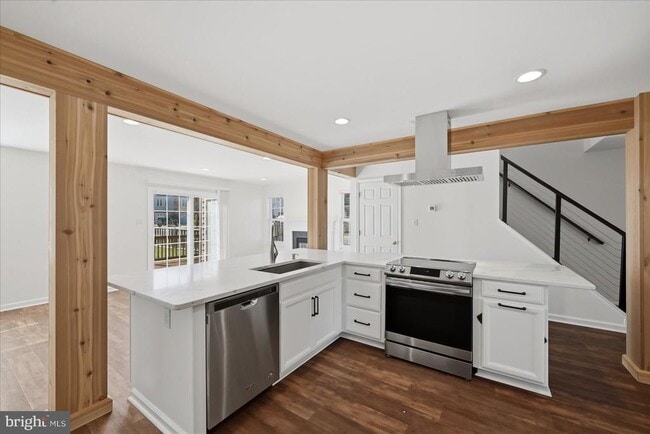 Building Photo - 1975 Cidermill Ln