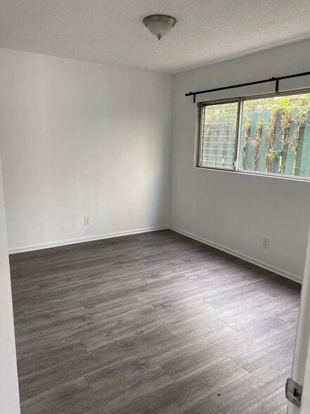 Bedroom 1 - 512 Bay St