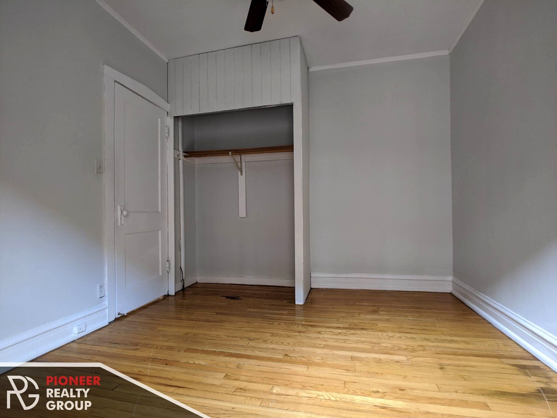 Building Photo - 953 W Cornelia Ave