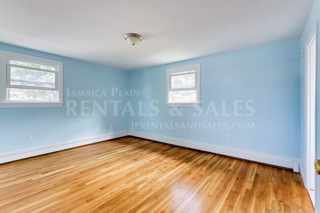 Building Photo - 19 Norton St