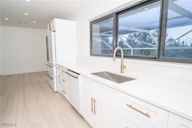 Building Photo - 1784 Bunting Ln