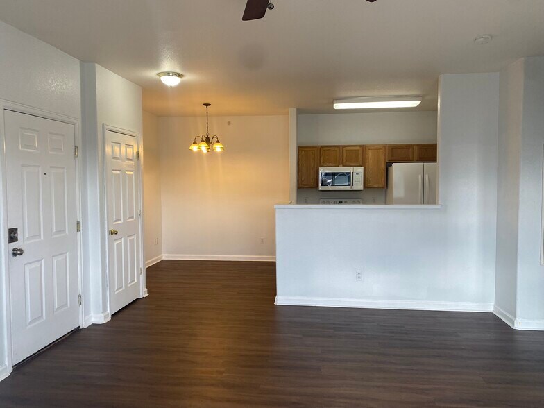 Building Photo - 4451 S Ammons St