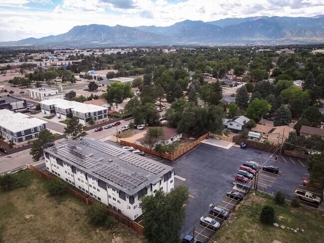 Building Photo - 3604 E Uintah St