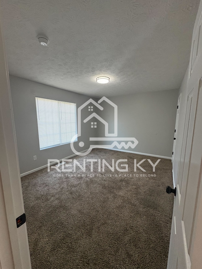 Building Photo - 2-Bed, 1.5-Bath Duplex/Townhome with Garage!