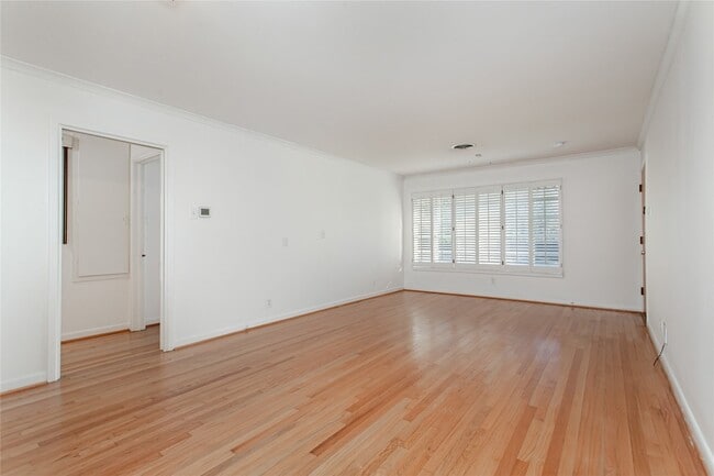 Building Photo - 6523 E Mockingbird Ln