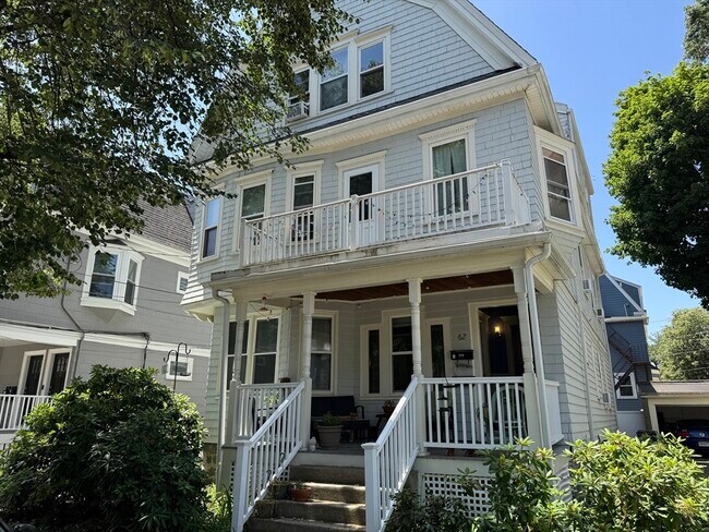 Building Photo - 62 Bromfield Rd