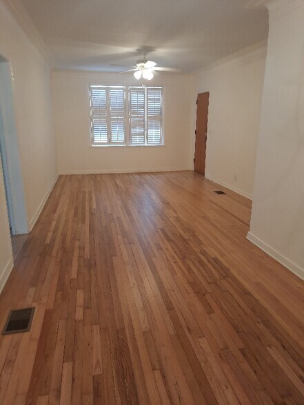 Building Photo - 512 Phoenix Ave