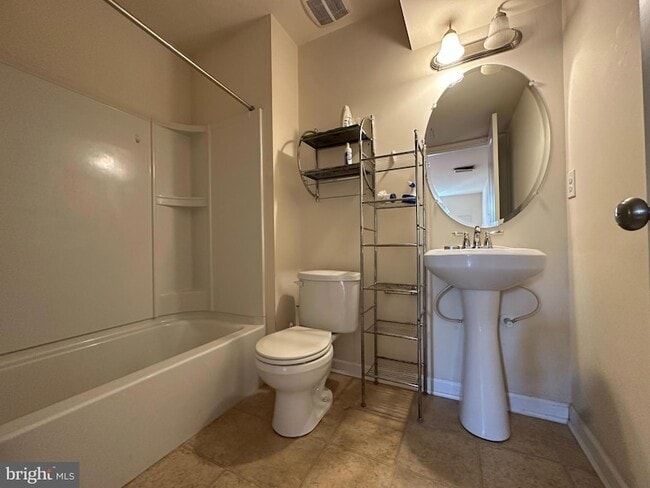 Building Photo - 103 Russell Ln