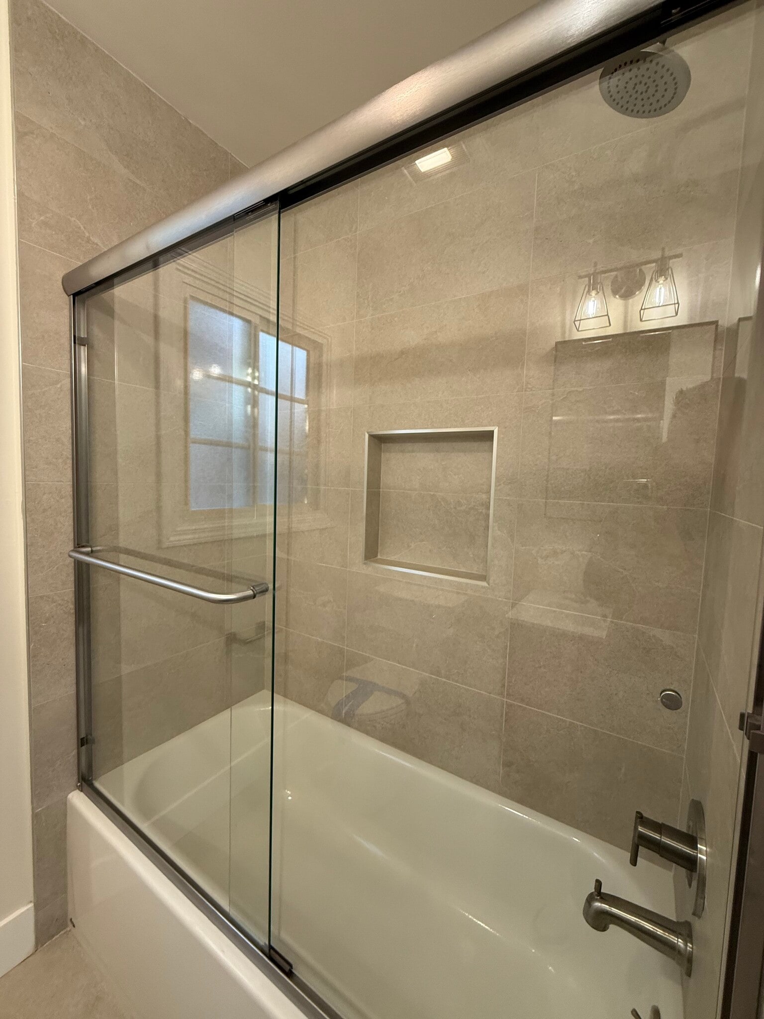 Building Photo - 9123 Woodley Ave