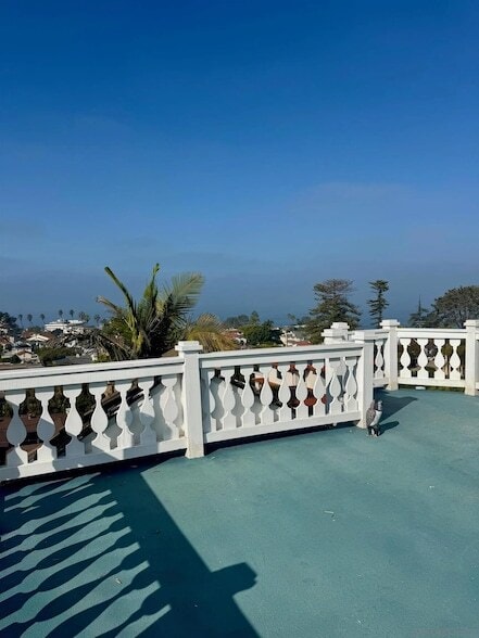 Building Photo - 1357 Olivet St