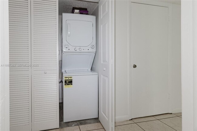 Building Photo - 2020 NW 119th St