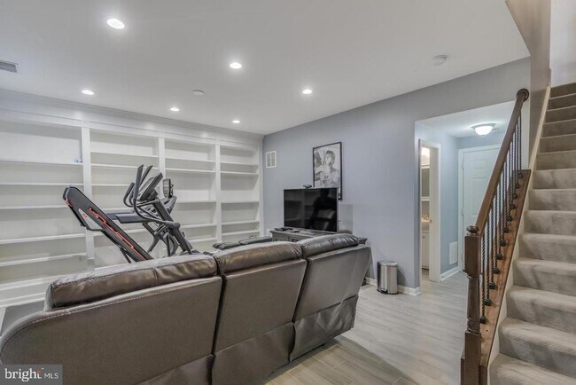 Building Photo - 642 Belmont Bay Dr