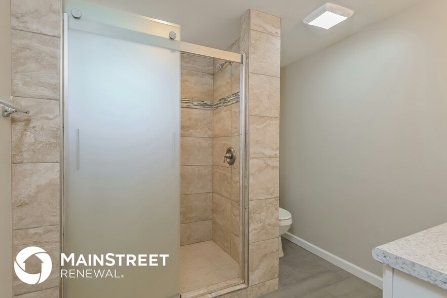 Building Photo - 6131 E 25th St