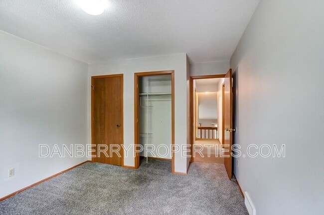 Building Photo - 3162 Kylemore Rd